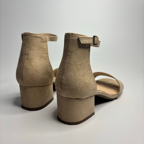 Sugar Women's Noelle Low Two Piece Block Heel Pumps - Picture 3 of 9